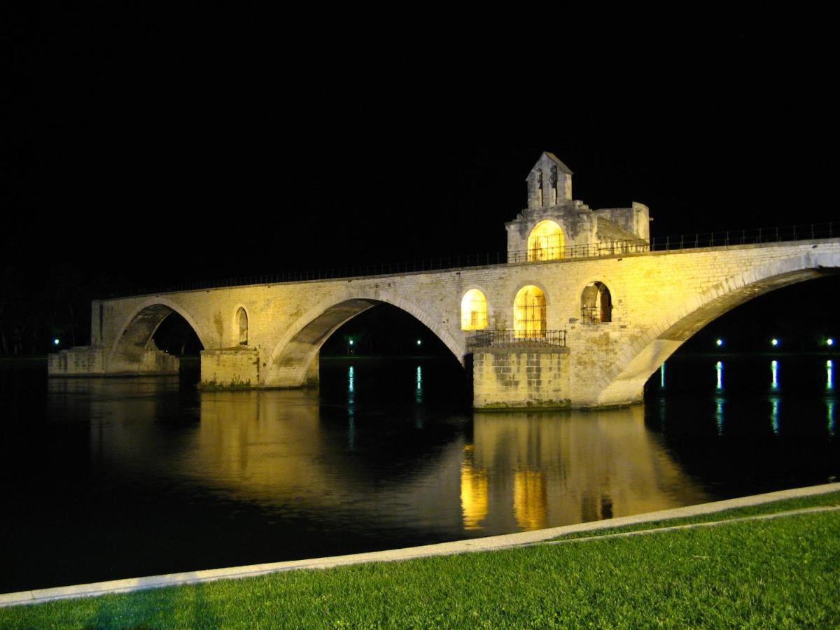 Au Coeur Des Lices *** Centre Historique Avignon Apartment Luaran gambar